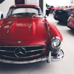 drivingbenzes:Mercedes-Benz 300SL (Instagram @digitaldyslexia)
