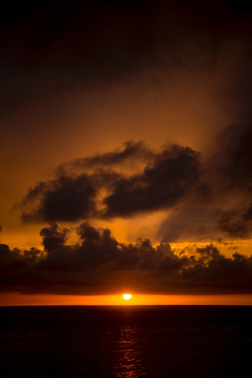 sitoutside:   Mexico_Isla Mujeres_sunset adult photos