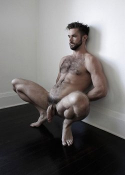 cuddlyuk-gay:    I generally reblog pics of guys with varying degrees of hair, if you want to check out some of the others, go to: http://cuddlyuk-gay.tumblr.com   