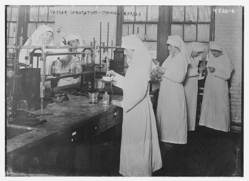 coolchicksfromhistory: Vassar laboratory – training nurses