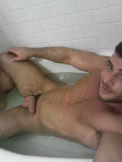 guysthatgetmehard:  it’s bath night for mike! vote for him: www.cybersocketwebawards.com/vote.php   Wanna ride that cock in the tub