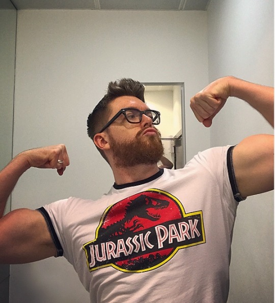 chrisjonesgeek:  Happy flex friday.