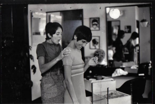 bobdylan-n-jonimitchell: Joanie and Mimi Baez, 1968.