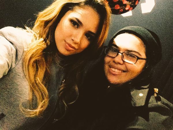 mizzjasminevillegasnewz:  Jasmine v With Some of Her Fans In New York