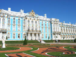 rococo-girls-shrine:  liebe-histoire:  The Catherine Palace is one of the most greatest Rococo style palace in Russia. This palace was named for Catherine I, the wife of Peter the Great. It has a stunning aqua colored facade, decorated with statues, gold