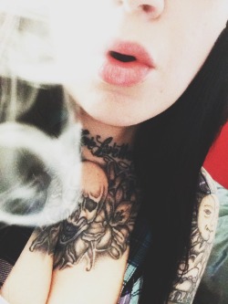 misfiteightysix:  (PERSONAL PIC) 💚💚💚💨