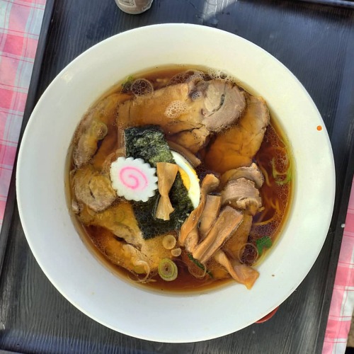 醤油チャーシュー麺 500円     #稲田堤 #製麺所直営 #kawasaki #yummy #instafood #foodporn #tokyo #lunch #japanesefood #ja