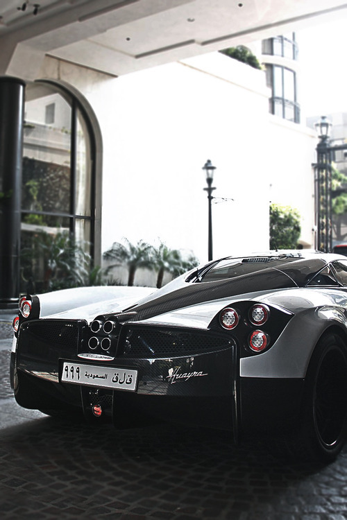 royalindulgence:  artoftheautomobile: Pagani Huayra (Credit: DLM Photos) http://bit.ly/13fveYz