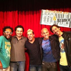 welovemarcoluque:  “Com os manos Fernando Muylaert , Marcelo Marrom, Rodrigo Capella  e Marcelo Oliosi Smigol no Comedians Comedy Club! Muito bom!!”  