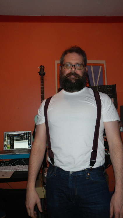 bearsinsuspenders:  I like guys wearing suspenders so I thought I’d give it a shot. We’ll see how this goes. I’m not a fan of  blurry pictures but I actually think that one looks pretty good, even if it was unintended. Also, I think I snapped the