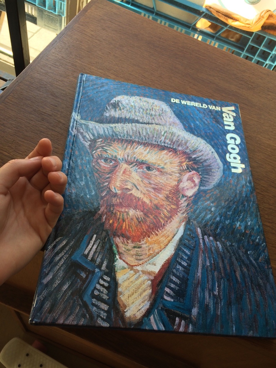 moonchjld:  lucy(sxmmery) found a van gogh book at a vintage store &amp; i just