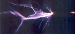 Scienceyoucanlove:   Ball Lightning Mystery Solved? Electrical Phenomenon Created