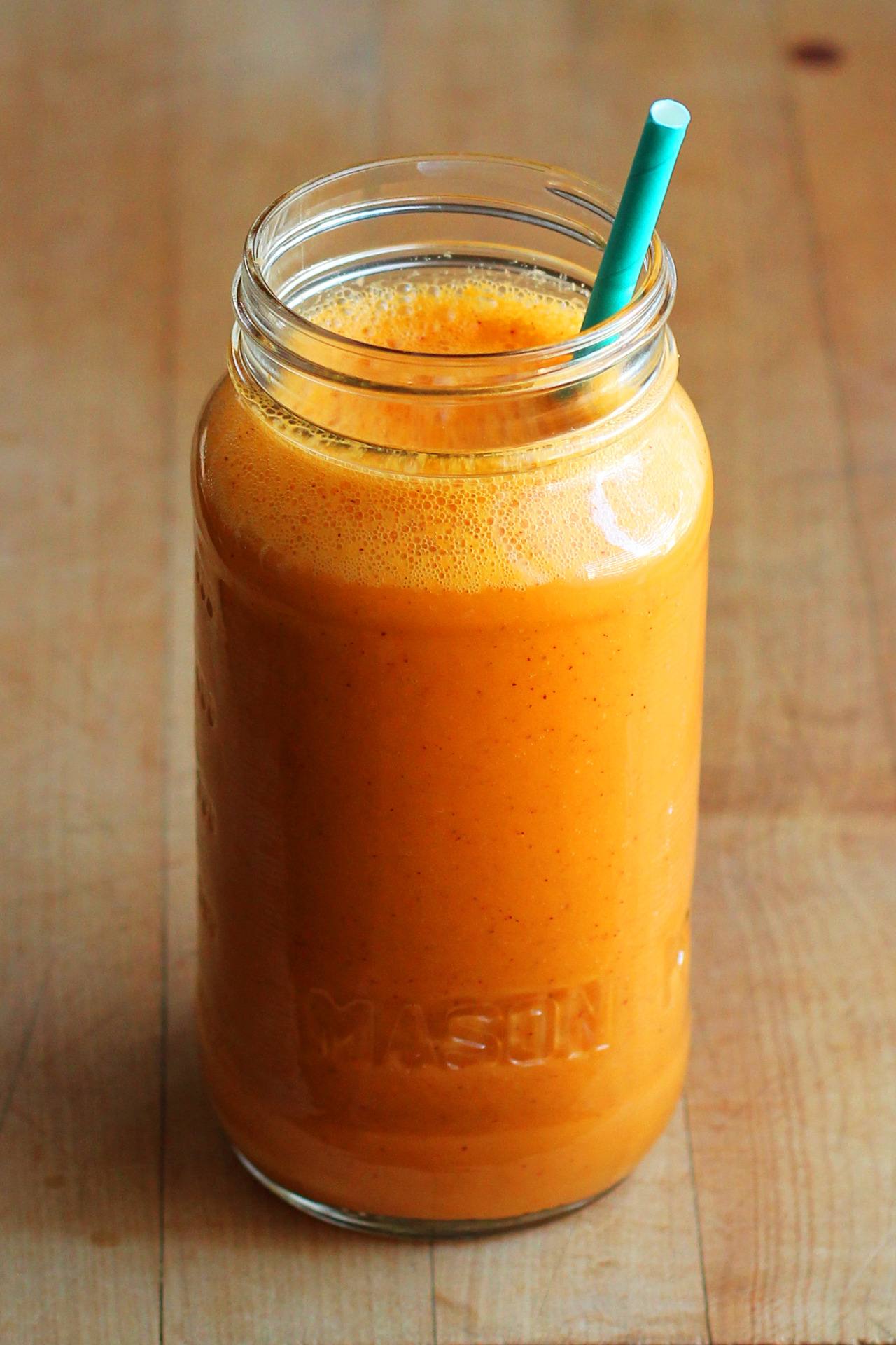 garden-of-vegan:  Carrot-Orange Fruit Smoothie (approx. 1 cup orange juice, &frac12;