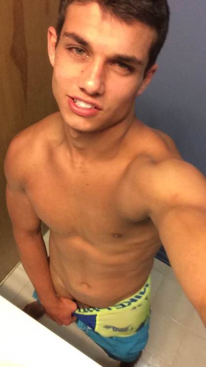ksufraternitybrother:  DYLANKSU-Frat Guy: Over 93,000 followers and 63,000 posts.Follow me at: ksufraternitybrother.tumblr.com