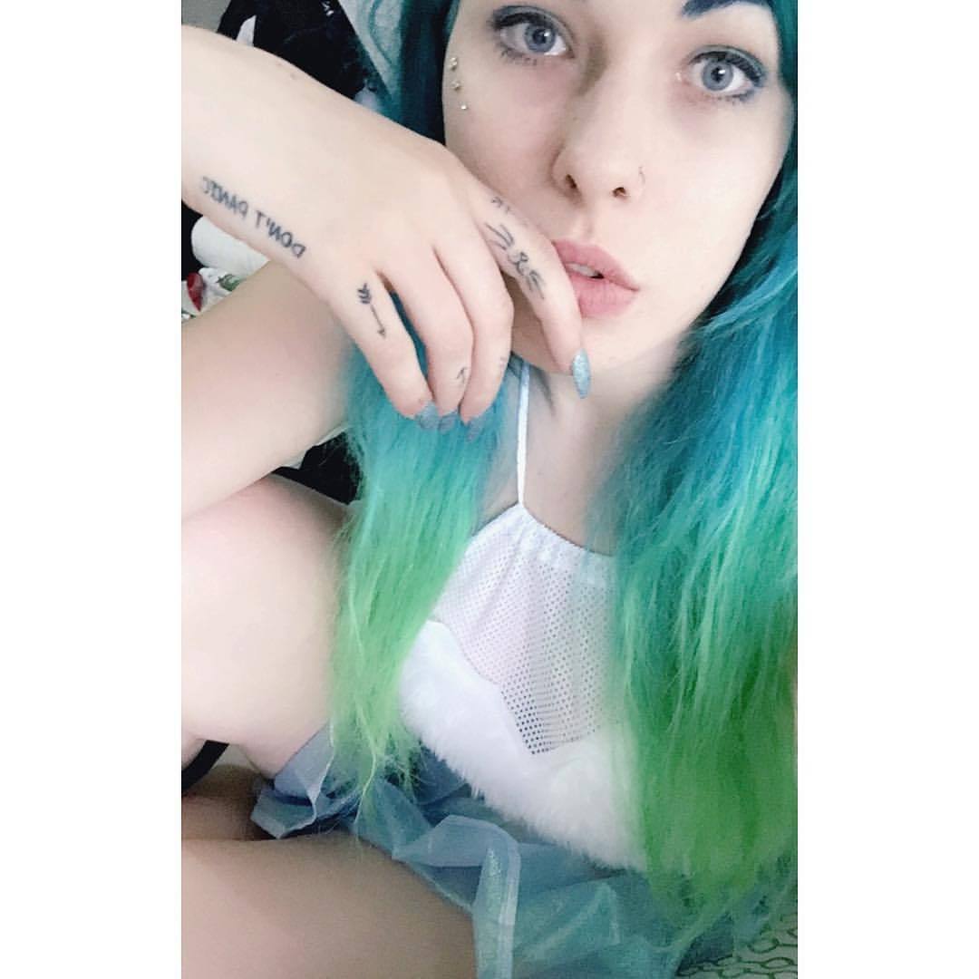 #fauxfurcroptop #transparentskirt #greenombrehair #alternative #babe #dermals #model