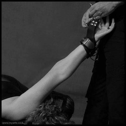 wet-playtoy:  Giving.