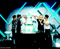 sxnflxwxr:  Make me choose- SHINee or EXO? ↳ asked by keys-butt♥ 