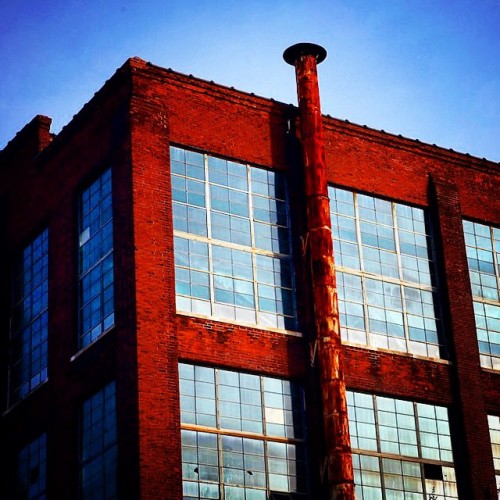 A factory on the brink of destruction. #Bridgeport #urbex #urbxtreme #urbandecay #urbex_rebels #deca