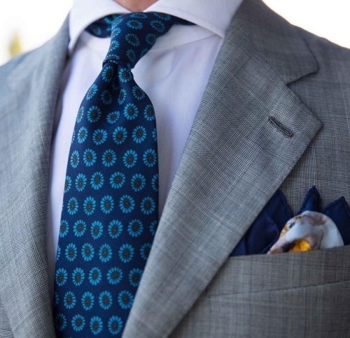 A subtle windowpane #wiwt #lookbook #apparel #mnswr #menswear #igfashion #tailoring #mensfashionpost