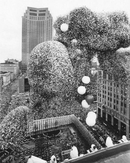 johnnythehorsepart2:The Cleveland Balloonfest. Over 1.5 million balloons were released simultaneousl