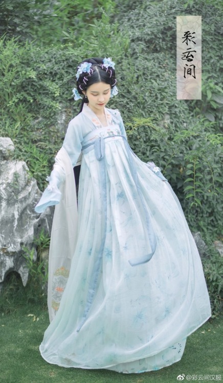 hanfugallery: 彩云间 Traditional Chinese Hanfu - Type: Waist-high and Chest-high Ruqun/襦裙.