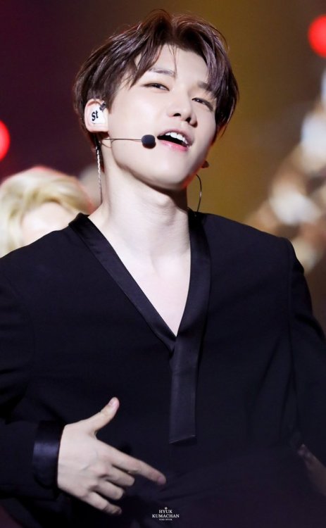 hansanghyuks:Music Bank in Chile 180323Hyuk Kumachan do not edit