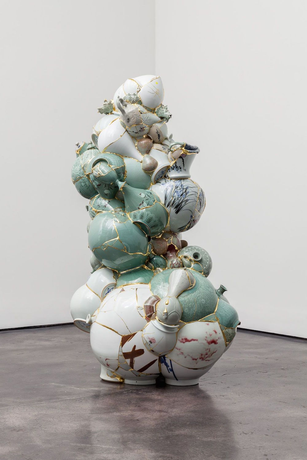 thedesigndome: Rejected Broken Porcelain Restored More Beautifully With Gold Lining