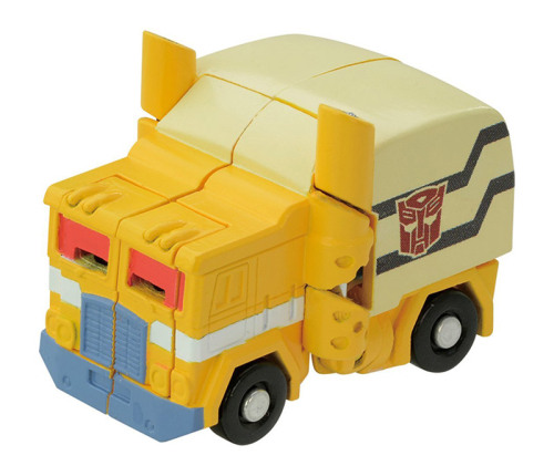 ca-tsuka:  Transformers x Evangelion toys. 