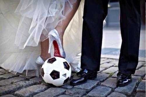 soccerslover2020:  Wedding Picture Idea on We Heart It.