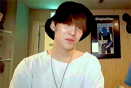 Yoongis Birthday Countdown D-1 | Laughing With His Shoulders 