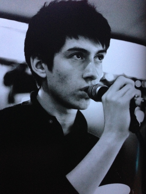 image-of-you-and-i:  Pics from ‘Arctic Monkeys, Seamus Craig Book 2006’ 