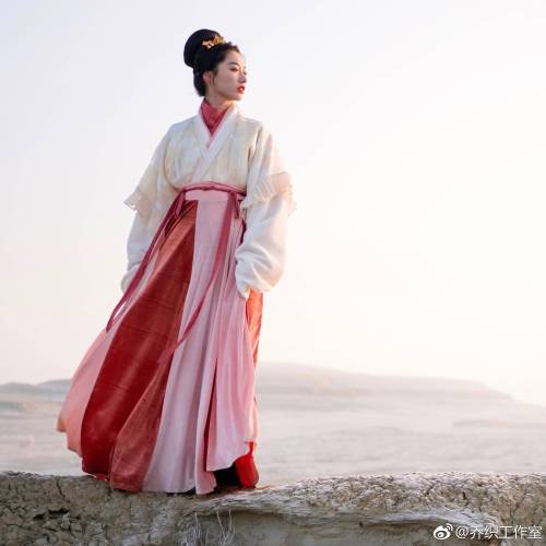 oliverhaze:The Restoration of Traditional Chinese clothing/Hanfu of Jin Dynasty from裝束復原團隊（中國裝束復原小組）