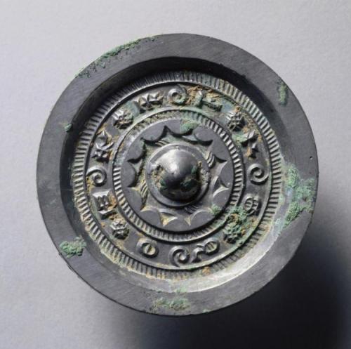 Mirror with Concentric Circles and Linked Arcs, late 3rd Century - early 1st Century, Cleveland Muse