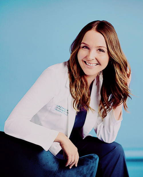  ❥ New Promotional Photo of Camilla Luddington as Dr.Jo for Grey’s Anatomy Season 17.