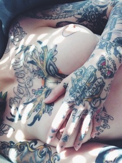 sensuoussirens:  tattoosandpiercingsturnmeonn:  ☽❁☾more like this here☽❁☾  ❤ 