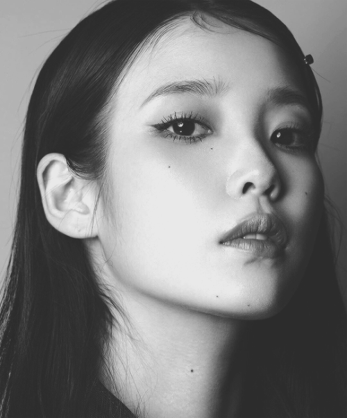 somebodytodiefor:  IU for Vogue Korea (May adult photos