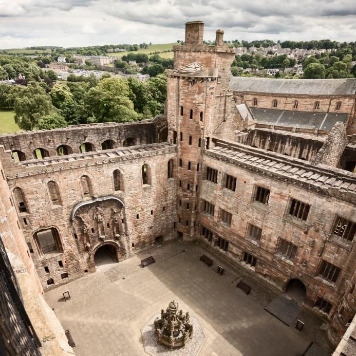 theimperialcourt:Linlithgow Palace, a residence of the Stewart monarchs of Scotland