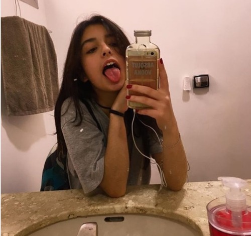 http://streetgrl.tumblr.com/post/165130295027