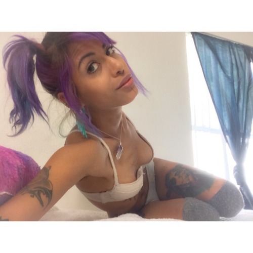 pixieshitglitter:✨ Contrary to popular belief, pixies do share✨ My playground = Your playground, let’s play at Chaturbate ❤️