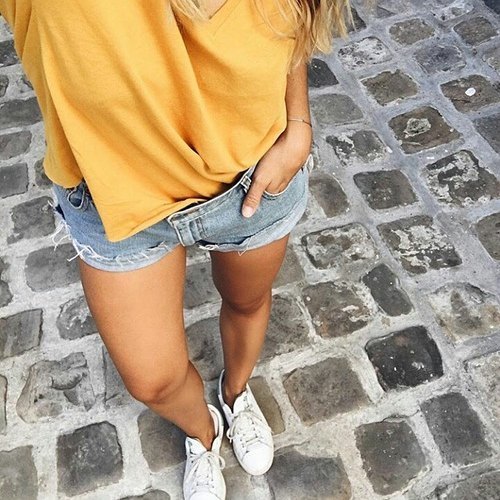 venue-style: T-shirt Short Sneaker 
