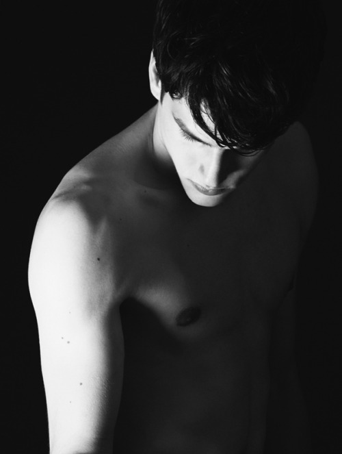 trashyprinces:  Simon Van Meervenne by Emre Guven. 