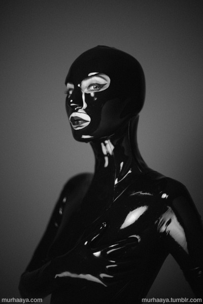 murhaaya:Heavy rubber latex session 2/2