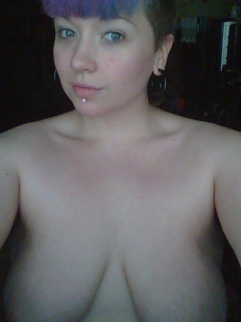 acidkittiegoddess:  Downtown morning light on my side tattoo. My skin in natural
