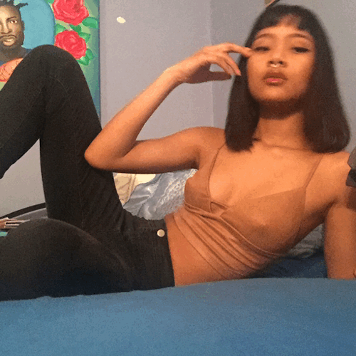kiatrey:  when reality is you only look good in ur bedroom before u go out and every moment after that u r trash