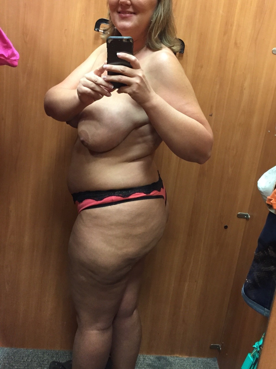 mrsj-thepawg:  Mrs J is keeping us up to date on her shopping habits!