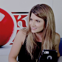 lizshenstridge:  Would you rather sneeze rainbows or fart glitter? 