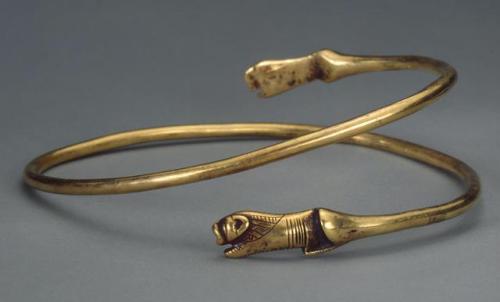 ancientanimalart: Lion Torque 4th c. BCE Scythian Culture, found in Ukraine State Hermitage Museum