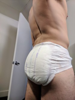 dlcameronz:Aftermath of a two hour workout. These molicare diapers are super durable. My only complaint is that they do not contain pee smell very well.