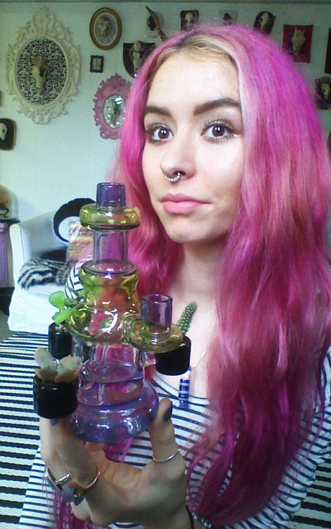 bakedlilbae:  sammyandthechamberofsecrets: cummy–eyelids:  Bae finally brought this concept to fruition after like 2 years of me trying to get him to make it! Functional dab rig with live succulent, cactus, and bonsai tree!🌵Check out my bf on IG