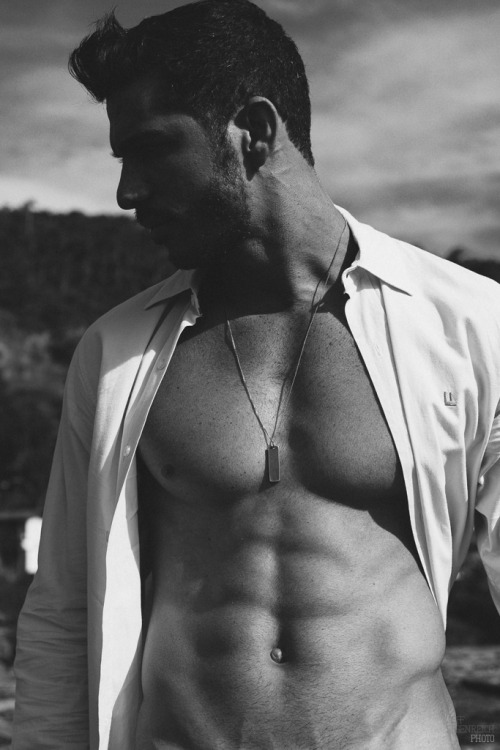 handsomemales:  marlon hondi by jeff segenreich